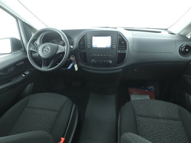 MERCEDES-BENZ Vito 114 TourerPro,lang,Automatik,8Sitze,Kamera... - Microbuz, Transport persoane: Foto 2 MERCEDES-BENZ Vito 114 TourerPro,lang,Automatik,8Sitze,Kamera... - Microbuz, Transport persoane: Foto 2