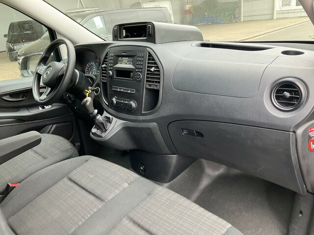 MERCEDES-BENZ Vito114 Mixto Extralang,Klima,Tempomat,Standhzg... - Microbuz, Transport persoane: Foto 4 MERCEDES-BENZ Vito114 Mixto Extralang,Klima,Tempomat,Standhzg... - Microbuz, Transport persoane: Foto 4