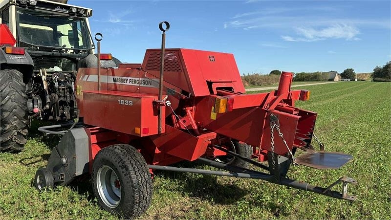 Massey Ferguson 1839 Småballe presser - Maşina de infoliat baloti: Foto 4 Massey Ferguson 1839 Småballe presser - Maşina de infoliat baloti: Foto 4