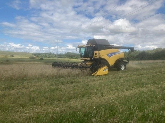 New Holland CR 980 1050er hjul og 30Fod 4 hjulstræk - Combină de recoltat cereale: Foto 1 New Holland CR 980 1050er hjul og 30Fod 4 hjulstræk - Combină de recoltat cereale: Foto 1