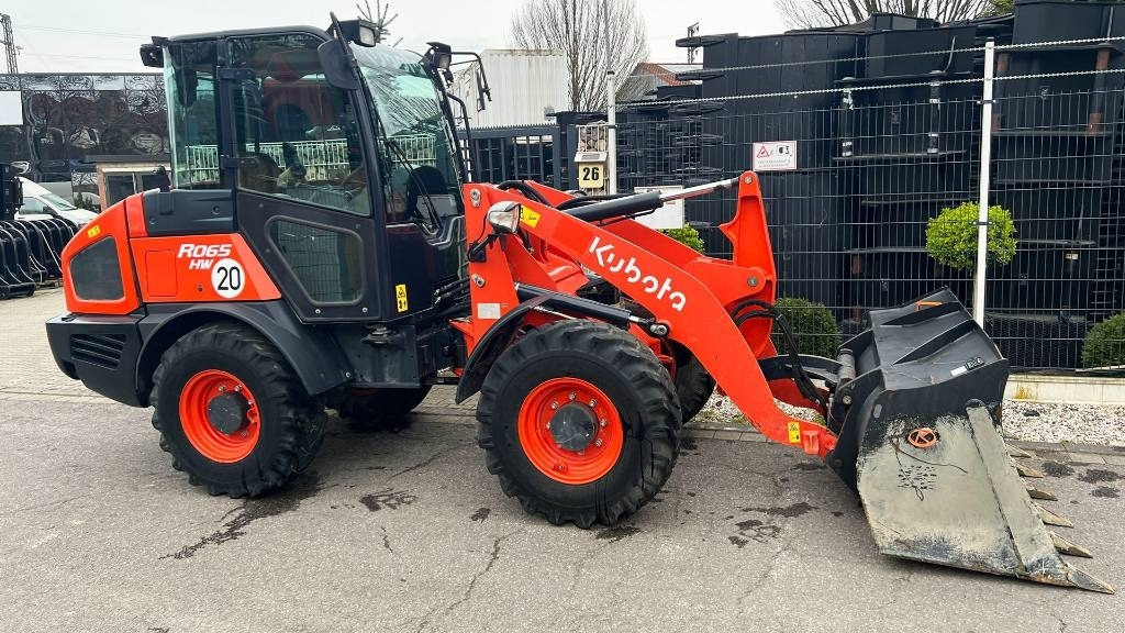 Kubota R 065, Radlader, hydr. Schnellwechsler, Schaufel - Încărcător frontal pe pneuri: Foto 1 Kubota R 065, Radlader, hydr. Schnellwechsler, Schaufel - Încărcător frontal pe pneuri: Foto 1