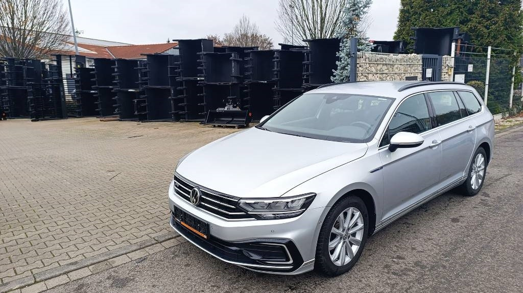 Volkswagen Passat GTE 1.4 TSI DSG GTE Plug-in-Hybrid 1. Hand - Automobil: Foto 2 Volkswagen Passat GTE 1.4 TSI DSG GTE Plug-in-Hybrid 1. Hand - Automobil: Foto 2