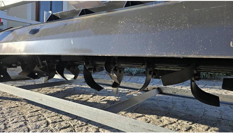 Wolverine Anbaufräse mit Bobcat 115cm Aufnahme TL-12-73 W - Ataşament: Foto 2 Wolverine Anbaufräse mit Bobcat 115cm Aufnahme TL-12-73 W - Ataşament: Foto 2