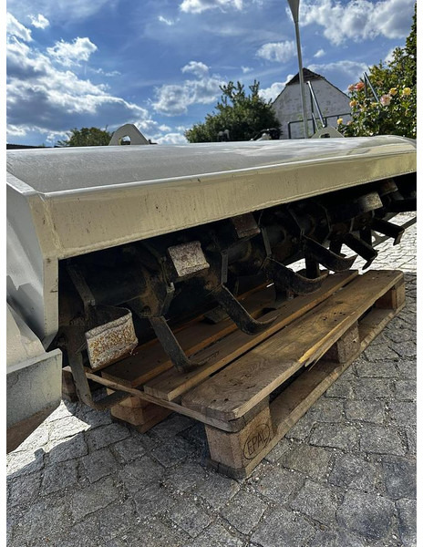 Cat LT18B TILLER - Maşină pentru prelucrarea solului: Foto 4 Cat LT18B TILLER - Maşină pentru prelucrarea solului: Foto 4