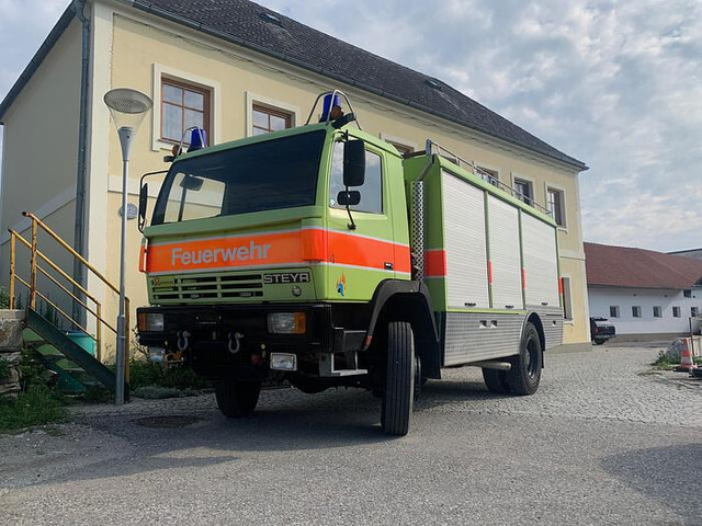 Steyr 15S31 4x4 Feuerwehrfahrzeug - Autospeciala de stins incendii: Foto 3 Steyr 15S31 4x4 Feuerwehrfahrzeug - Autospeciala de stins incendii: Foto 3