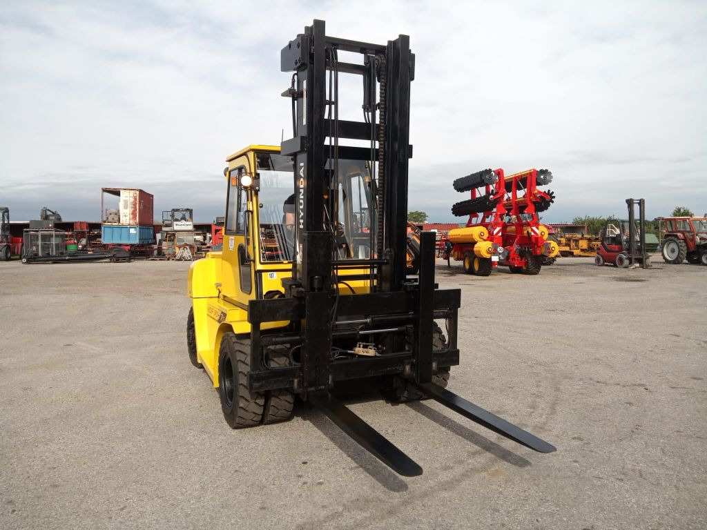 Hyundai HDF70-7 - Stivuitor diesel: Foto 4 Hyundai HDF70-7 - Stivuitor diesel: Foto 4