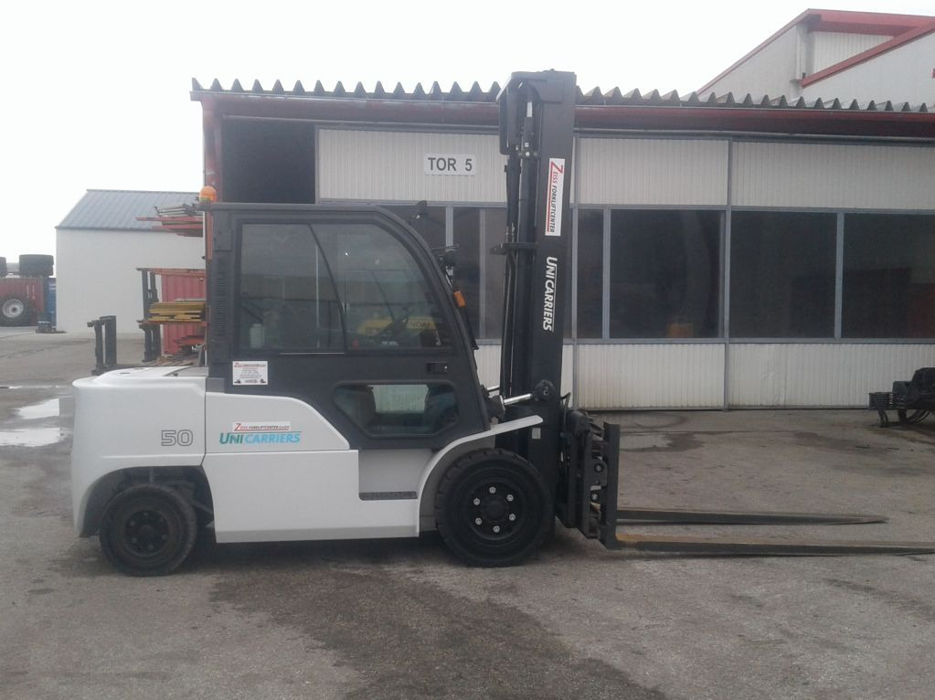 UniCarriers DG1F4A50Q - Stivuitor diesel: Foto 4 UniCarriers DG1F4A50Q - Stivuitor diesel: Foto 4