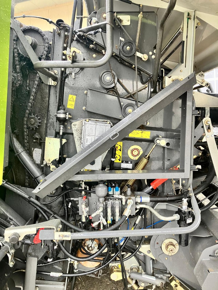 CLAAS Rollant 454 - Utilaje pentru fân: Foto 2 CLAAS Rollant 454 - Utilaje pentru fân: Foto 2