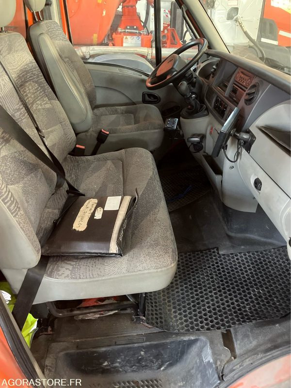 Renault Master - 2005 - 43161kms (P2001716) - Autoutilitară: Foto 5 Renault Master - 2005 - 43161kms (P2001716) - Autoutilitară: Foto 5