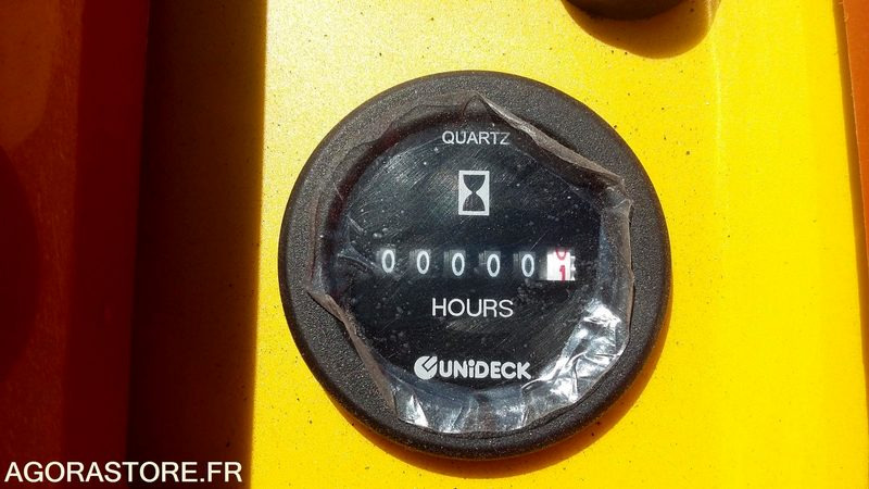 BALAYEUSE ELECTRIQUE A BATTERIES STYLE E70 - 2023 - Măturătoare stradală: Foto 4 BALAYEUSE ELECTRIQUE A BATTERIES STYLE E70 - 2023 - Măturătoare stradală: Foto 4