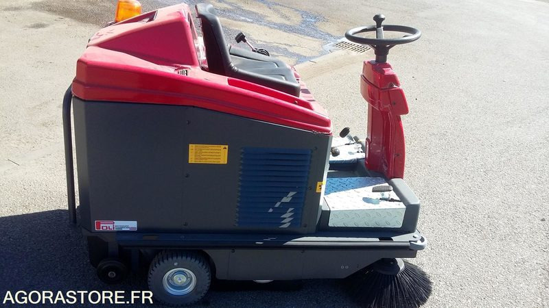 BALAYEUSE ELECTRIQUE A BATTERIES STYLE E70 - 2023 - Măturătoare stradală: Foto 2 BALAYEUSE ELECTRIQUE A BATTERIES STYLE E70 - 2023 - Măturătoare stradală: Foto 2