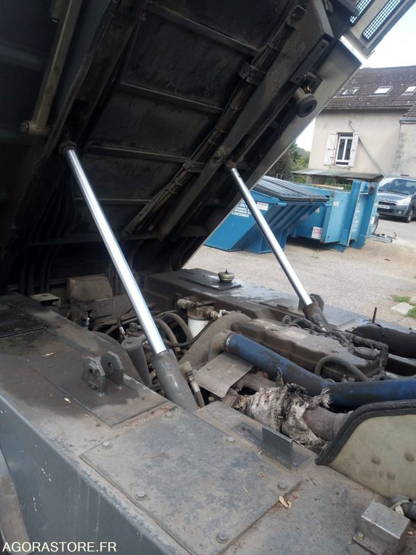 BALAYEUSE RAVO 5 SERIES 540 XL95FCH4CD1020902 - Măturătoare stradală: Foto 5 BALAYEUSE RAVO 5 SERIES 540 XL95FCH4CD1020902 - Măturătoare stradală: Foto 5