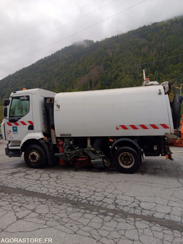 BALAYEUSE de Voiries- RENAULT MIDLUM 220 DXI avec aspiratrice EUROVOIRIE - Măturătoare stradală: Foto 5 BALAYEUSE de Voiries- RENAULT MIDLUM 220 DXI avec aspiratrice EUROVOIRIE - Măturătoare stradală: Foto 5
