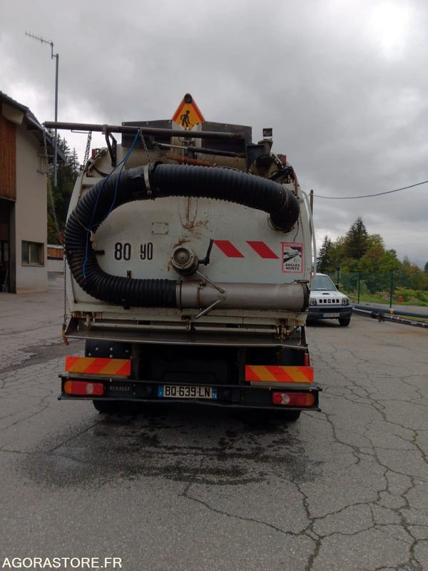 BALAYEUSE de Voiries- RENAULT MIDLUM 220 DXI avec aspiratrice EUROVOIRIE - Măturătoare stradală: Foto 3 BALAYEUSE de Voiries- RENAULT MIDLUM 220 DXI avec aspiratrice EUROVOIRIE - Măturătoare stradală: Foto 3