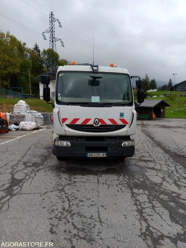 BALAYEUSE de Voiries- RENAULT MIDLUM 220 DXI avec aspiratrice EUROVOIRIE - Măturătoare stradală: Foto 1 BALAYEUSE de Voiries- RENAULT MIDLUM 220 DXI avec aspiratrice EUROVOIRIE - Măturătoare stradală: Foto 1