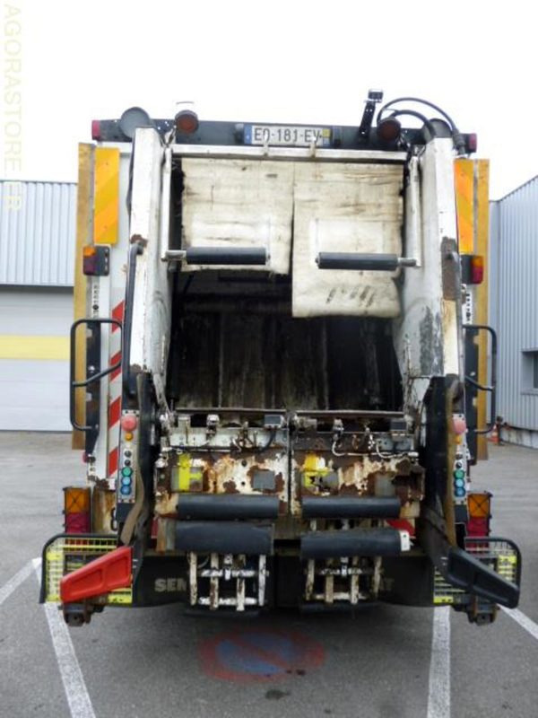 BOM ECONIC MERCEDES CABINE TYPE BUS 2007 4 places 247550kms - Autogunoiere: Foto 2 BOM ECONIC MERCEDES CABINE TYPE BUS 2007 4 places 247550kms - Autogunoiere: Foto 2