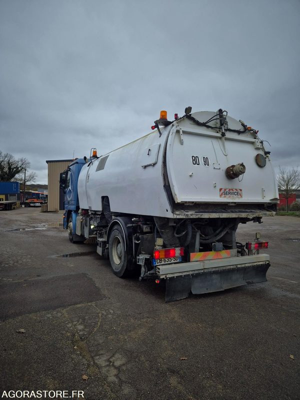 Balayeuse Eurovoirie Optifant 70 TA THP - 2012 - 242 000 heures - Măturătoare stradală: Foto 4 Balayeuse Eurovoirie Optifant 70 TA THP - 2012 - 242 000 heures - Măturătoare stradală: Foto 4