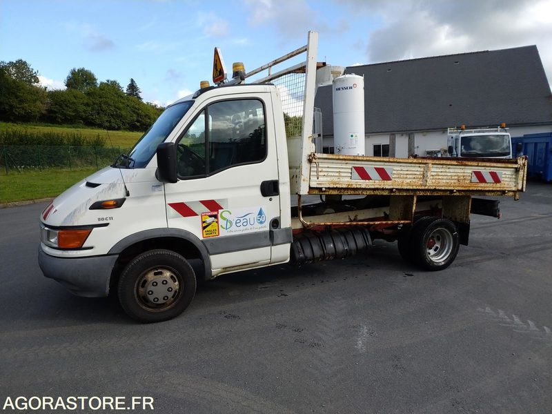 CAMION BENNE IVECO - EY413YY - 142000km - Autoutilitară basculantă: Foto 1 CAMION BENNE IVECO - EY413YY - 142000km - Autoutilitară basculantă: Foto 1