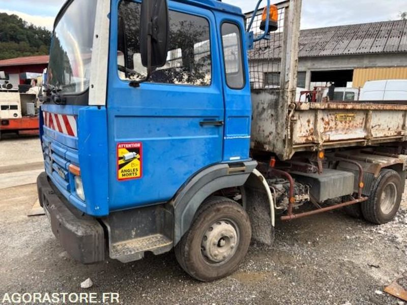 CAMION BENNE (TRI-BENNE) RENAULT S120 MIDLINER 1991 221000 KM - Camion basculantă: Foto 2 CAMION BENNE (TRI-BENNE) RENAULT S120 MIDLINER 1991 221000 KM - Camion basculantă: Foto 2
