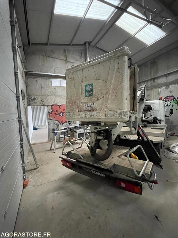 CAMION NACELLE NISSAN IMER P18T12 28740 KM 2015 - Camion cu nacela: Foto 2 CAMION NACELLE NISSAN IMER P18T12 28740 KM 2015 - Camion cu nacela: Foto 2