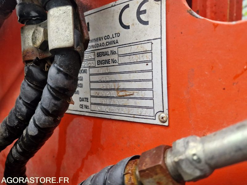 CHARGEUSE SUR PNEUS EVERUN ER08 EASY DIESEL 24CV - 2017 - 580 heures - Încărcător: Foto 3 CHARGEUSE SUR PNEUS EVERUN ER08 EASY DIESEL 24CV - 2017 - 580 heures - Încărcător: Foto 3