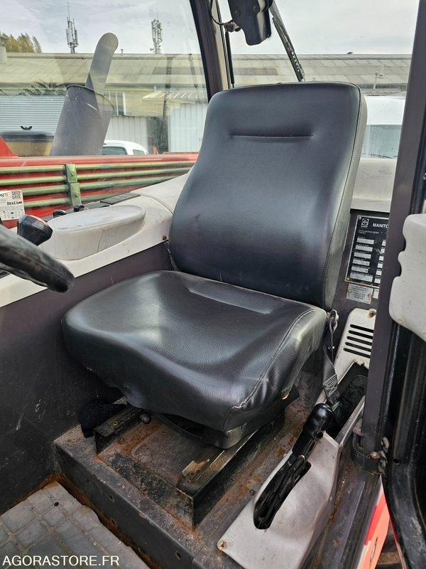 CHARIOT ELECATEUR MANITOU MT732 - 2004 - 5207H - Stivuitor diesel: Foto 5 CHARIOT ELECATEUR MANITOU MT732 - 2004 - 5207H - Stivuitor diesel: Foto 5
