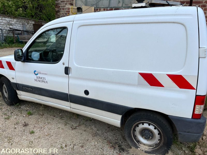 CITROEN BERLINGO 177285 kms 2009 - Autoutilitară compactă: Foto 1 CITROEN BERLINGO 177285 kms 2009 - Autoutilitară compactă: Foto 1