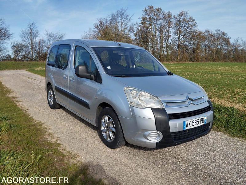 CITROEN BERLINGO COMBISPACE 1.6 HDI 110 DIESEL - 5 PLACES - ANNÉE 2009 - Automobil: Foto 2 CITROEN BERLINGO COMBISPACE 1.6 HDI 110 DIESEL - 5 PLACES - ANNÉE 2009 - Automobil: Foto 2