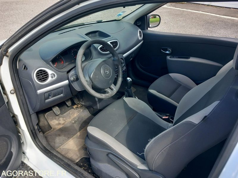 CLIO 3 PORTES DCI65 (BR116) - Automobil: Foto 5 CLIO 3 PORTES DCI65 (BR116) - Automobil: Foto 5
