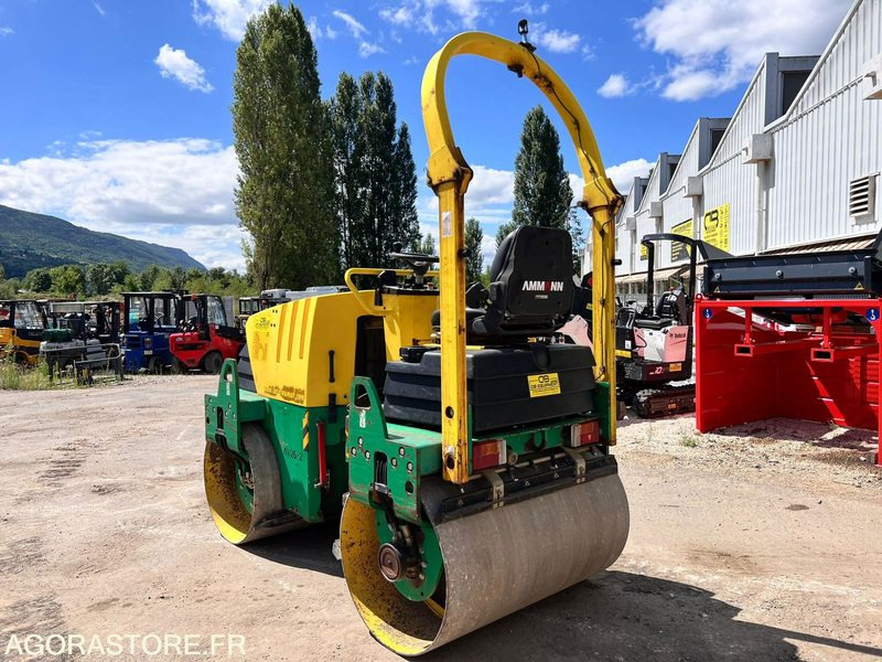 COMPACTEUR AMMANN AV26-2 ROULEAU TANDEM VIBRANT ARTICULÉ - ANNÉE 2008 - 1765 H - Cilindru compactor: Foto 5 COMPACTEUR AMMANN AV26-2 ROULEAU TANDEM VIBRANT ARTICULÉ - ANNÉE 2008 - 1765 H - Cilindru compactor: Foto 5