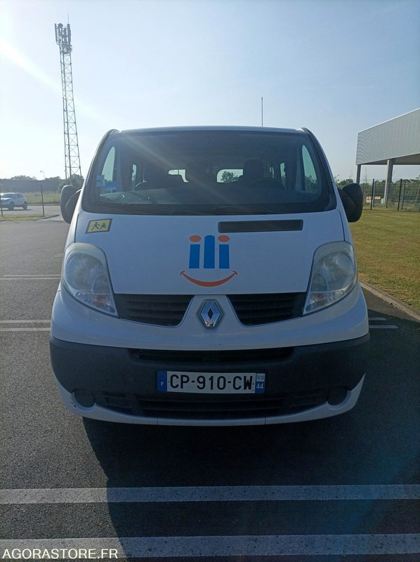 CP-910-CW - Roulant - RENAULT TRAFIC - VP - 9 Places - 308 000 Kms - Microbuz, Transport persoane: Foto 3 CP-910-CW - Roulant - RENAULT TRAFIC - VP - 9 Places - 308 000 Kms - Microbuz, Transport persoane: Foto 3