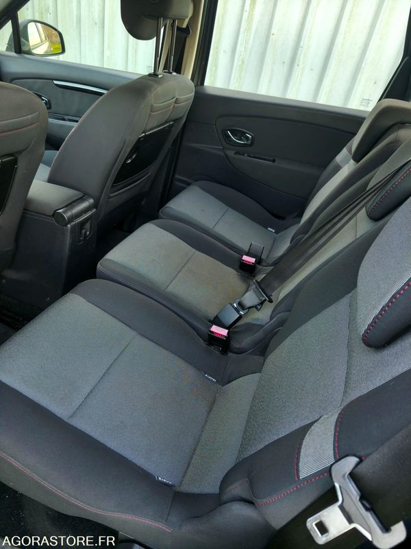 CZ-908-ES // RENAULT MEGANE SCENIC // 252 484 KMS - Automobil: Foto 4 CZ-908-ES // RENAULT MEGANE SCENIC // 252 484 KMS - Automobil: Foto 4