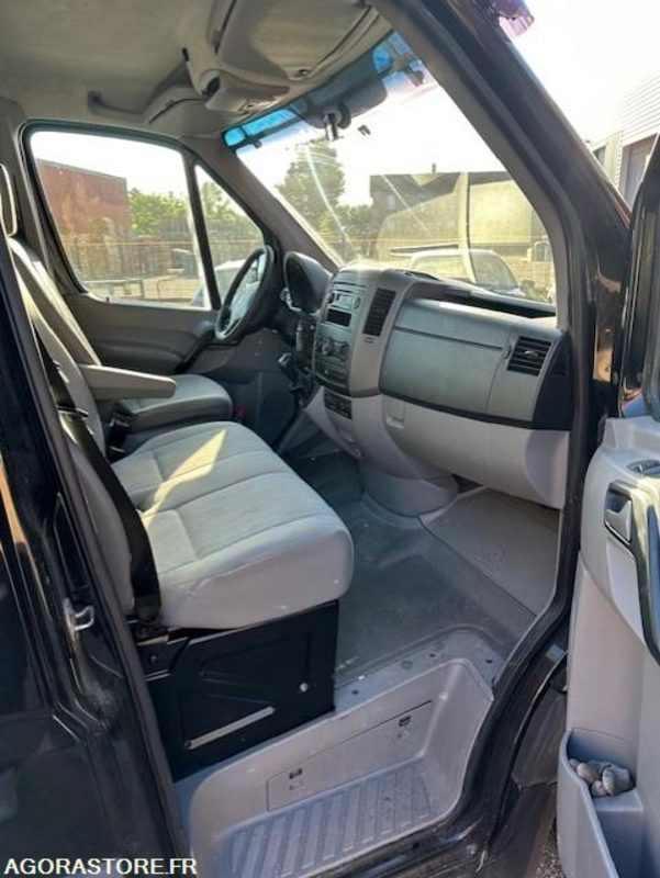 CRAFTER DEPANNEUSE VASP PTE VOITURE CARTE BLANCHE - 2007 - 393000km - Camion: Foto 4 CRAFTER DEPANNEUSE VASP PTE VOITURE CARTE BLANCHE - 2007 - 393000km - Camion: Foto 4