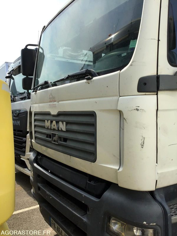 Camion MAN TG410A - 2002 - 800000 kms - Camion platformă: Foto 4 Camion MAN TG410A - 2002 - 800000 kms - Camion platformă: Foto 4