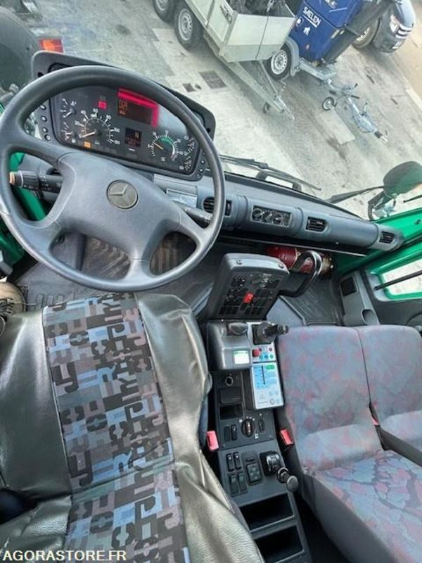 MERCEDES UNIMOG U300C VERSION COMMUNALE 2000 97652 KM - Camion: Foto 4 MERCEDES UNIMOG U300C VERSION COMMUNALE 2000 97652 KM - Camion: Foto 4