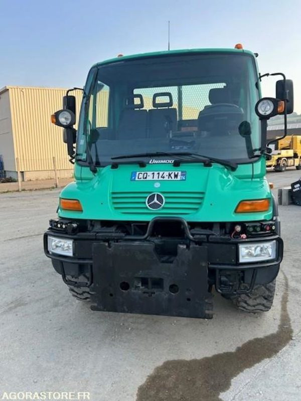 MERCEDES UNIMOG U300C VERSION COMMUNALE 2003 38210 KM - Camion: Foto 3 MERCEDES UNIMOG U300C VERSION COMMUNALE 2003 38210 KM - Camion: Foto 3