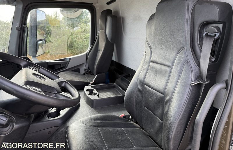 Leasing de Mercedes Antos 1824 caisson hayon dhollandia 3t - 193000km-2017 Mercedes Antos 1824 caisson hayon dhollandia 3t - 193000km-2017: Foto 10 Leasing de Mercedes Antos 1824 caisson hayon dhollandia 3t - 193000km-2017 Mercedes Antos 1824 caisson hayon dhollandia 3t - 193000km-2017: Foto 10