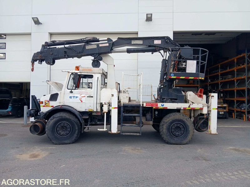 Mercedes-Benz Unimog Rail/Route benne grue - 1989/ 66131KM - Camion: Foto 1 Mercedes-Benz Unimog Rail/Route benne grue - 1989/ 66131KM - Camion: Foto 1
