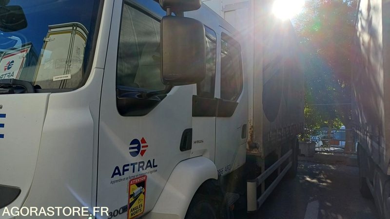 Porteur MIDLUM 290DXI - 2012 - 402501 kms (3866/CL-261-EP) - Camion: Foto 3 Porteur MIDLUM 290DXI - 2012 - 402501 kms (3866/CL-261-EP) - Camion: Foto 3