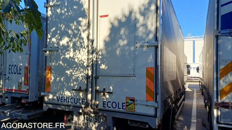 Porteur MIDLUM 290DXI - 2012 - 402501 kms (3866/CL-261-EP) - Camion: Foto 5 Porteur MIDLUM 290DXI - 2012 - 402501 kms (3866/CL-261-EP) - Camion: Foto 5