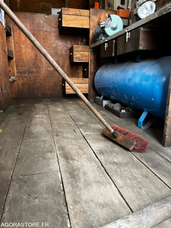 RENAULT JK 75 équipé ATELIER 1986 122747 km - Camion: Foto 3 RENAULT JK 75 équipé ATELIER 1986 122747 km - Camion: Foto 3