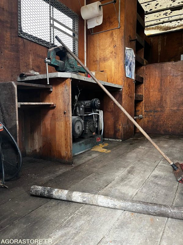 RENAULT JK 75 équipé ATELIER 1986 122747 km - Camion: Foto 2 RENAULT JK 75 équipé ATELIER 1986 122747 km - Camion: Foto 2