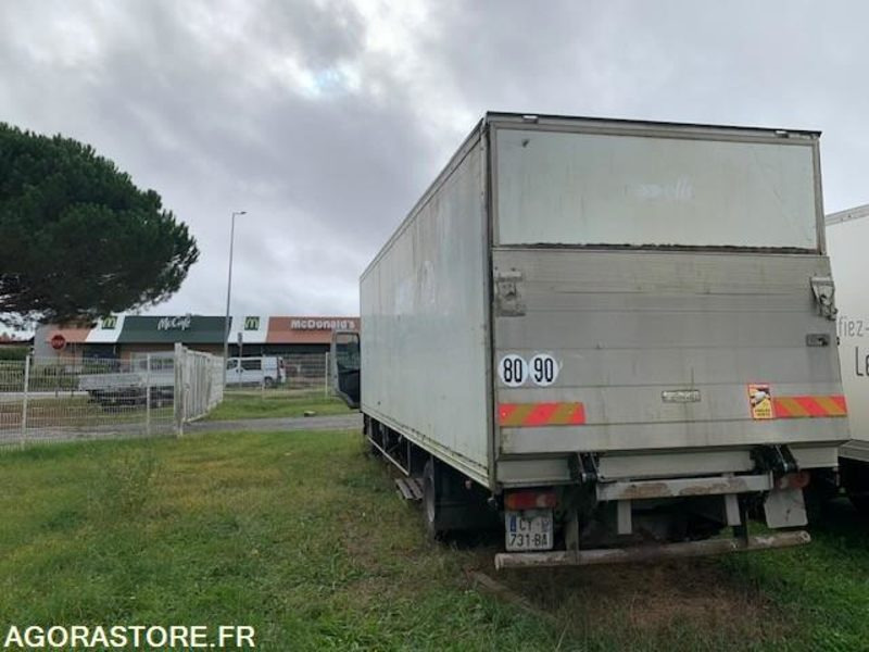 RENAULT MIDLUM 11T - 2004 - 593365 KMS - Camion: Foto 5 RENAULT MIDLUM 11T - 2004 - 593365 KMS - Camion: Foto 5