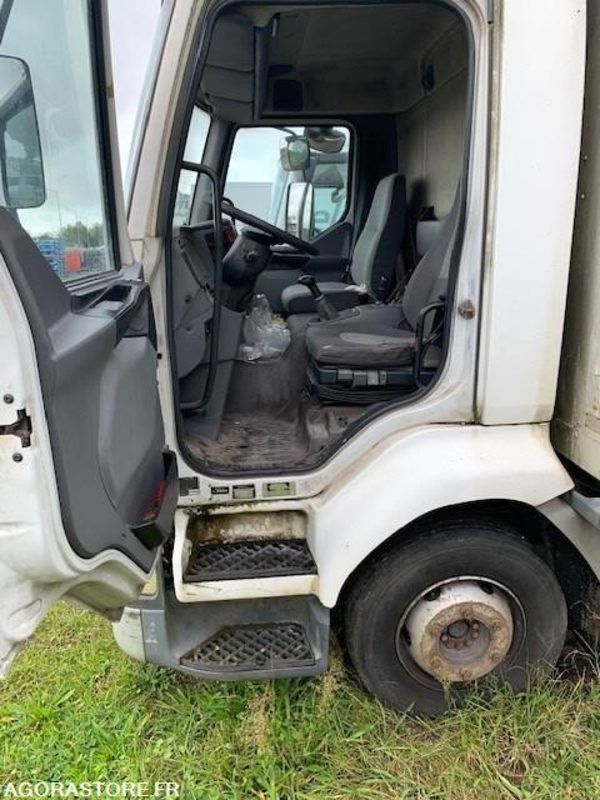 RENAULT MIDLUM 11T - 2004 - 593365 KMS - Camion: Foto 3 RENAULT MIDLUM 11T - 2004 - 593365 KMS - Camion: Foto 3