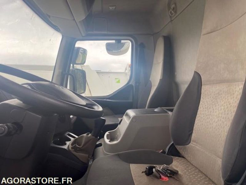 RENAULT MIDLUM 180 DXIFOURGON HAYON 260000 KM - Camion: Foto 5 RENAULT MIDLUM 180 DXIFOURGON HAYON 260000 KM - Camion: Foto 5