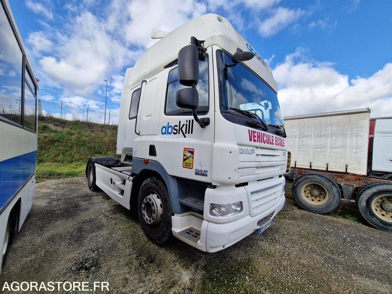 DAF CF 85.360 - 2012 - 241565 Kms - CB337EY - Cap tractor: Foto 2 DAF CF 85.360 - 2012 - 241565 Kms - CB337EY - Cap tractor: Foto 2