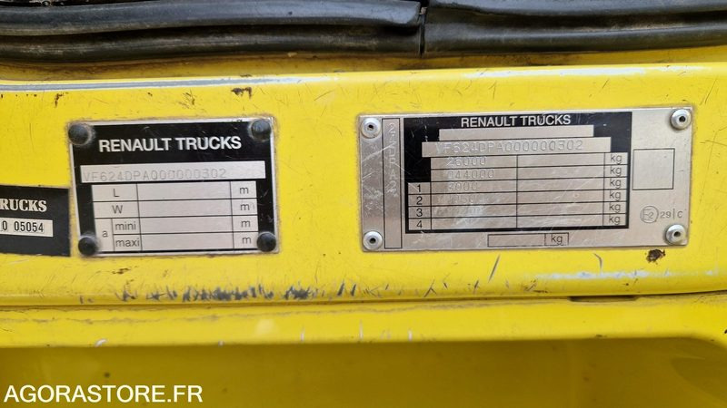 RENAULT PREMIUM LANDER 460.26 6X4 - 2010 - 453186 KM - P2102584 - Cap tractor: Foto 5 RENAULT PREMIUM LANDER 460.26 6X4 - 2010 - 453186 KM - P2102584 - Cap tractor: Foto 5