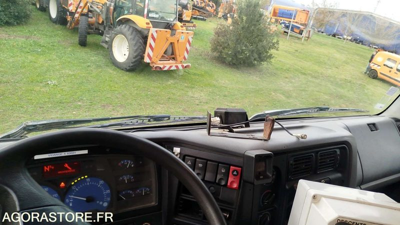 Renault Kerax - 2002 - 187922km - DF594PZ - Cap tractor: Foto 4 Renault Kerax - 2002 - 187922km - DF594PZ - Cap tractor: Foto 4