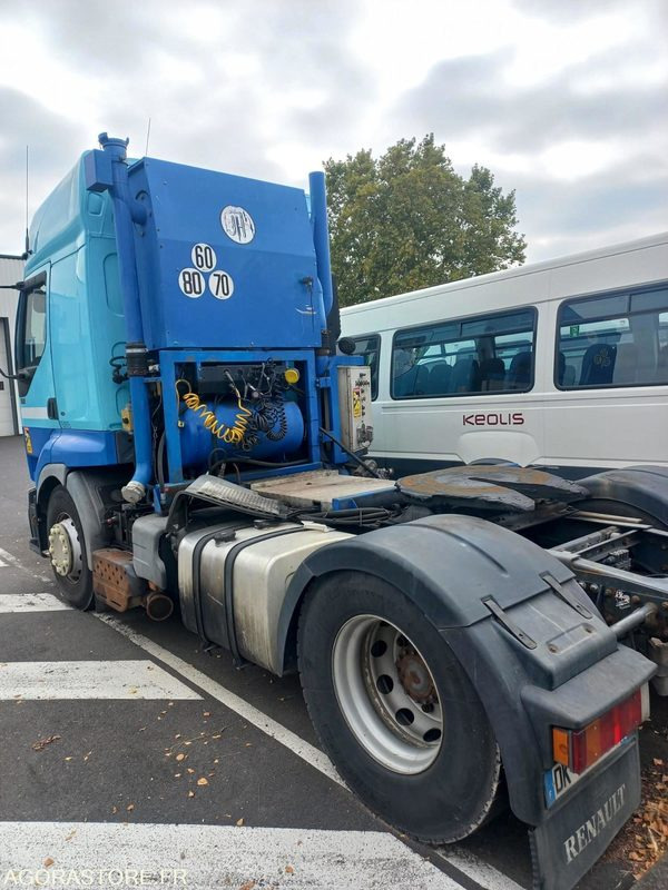 TRACTEUR RENAULT TRUCKS AVEC POMPE DK258VR (vente uniquement export) - Cap tractor: Foto 2 TRACTEUR RENAULT TRUCKS AVEC POMPE DK258VR (vente uniquement export) - Cap tractor: Foto 2