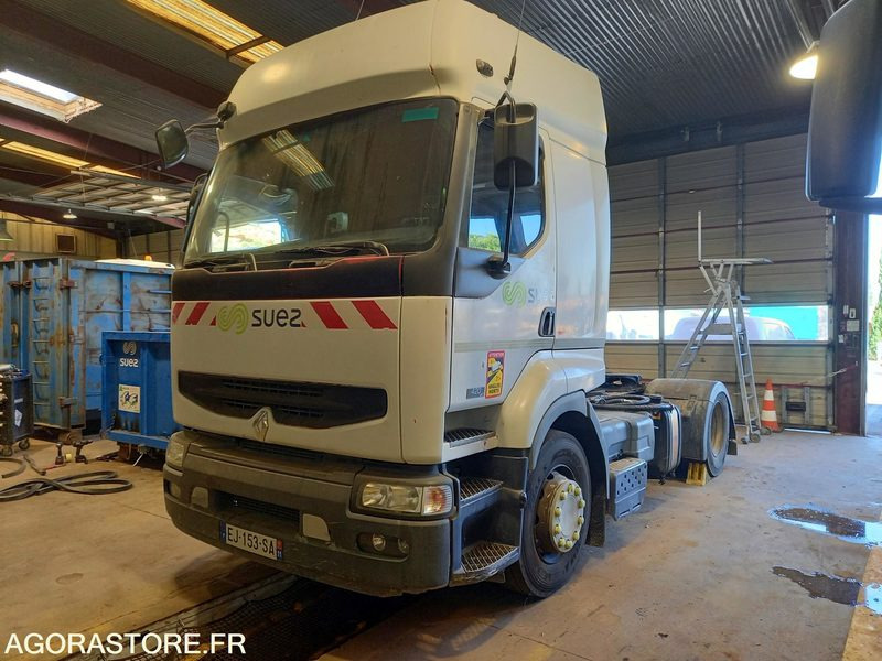 TRR RENAULT 19T - EJ153SA - Cap tractor: Foto 1 TRR RENAULT 19T - EJ153SA - Cap tractor: Foto 1